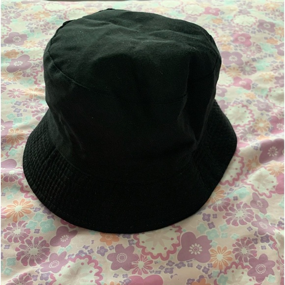 Black & white Checkerboard reversible bucket hat - Picture 4 of 6